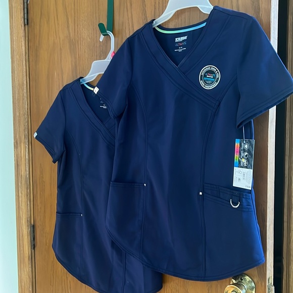Brand new scrub star extra small x 2 tops - Picture 1 of 4